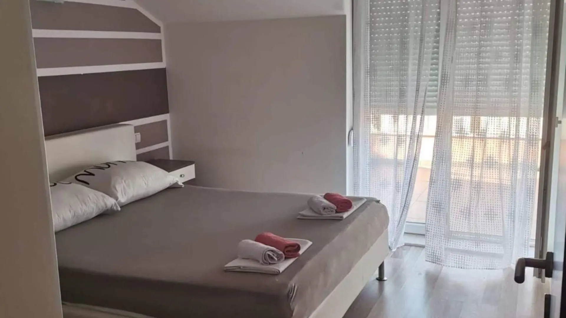 Two Bedroom Apartment With Terrace And Sea View